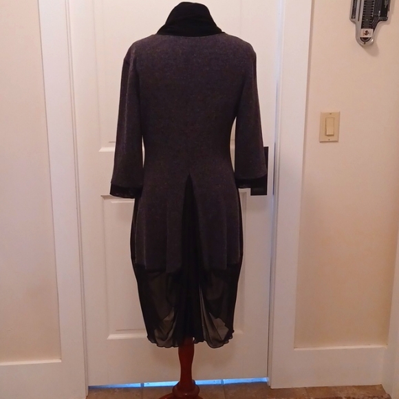 Joseph Ribkoff Grey & Black Sweater Tunic. Size 10. NWOT - Picture 4 of 9